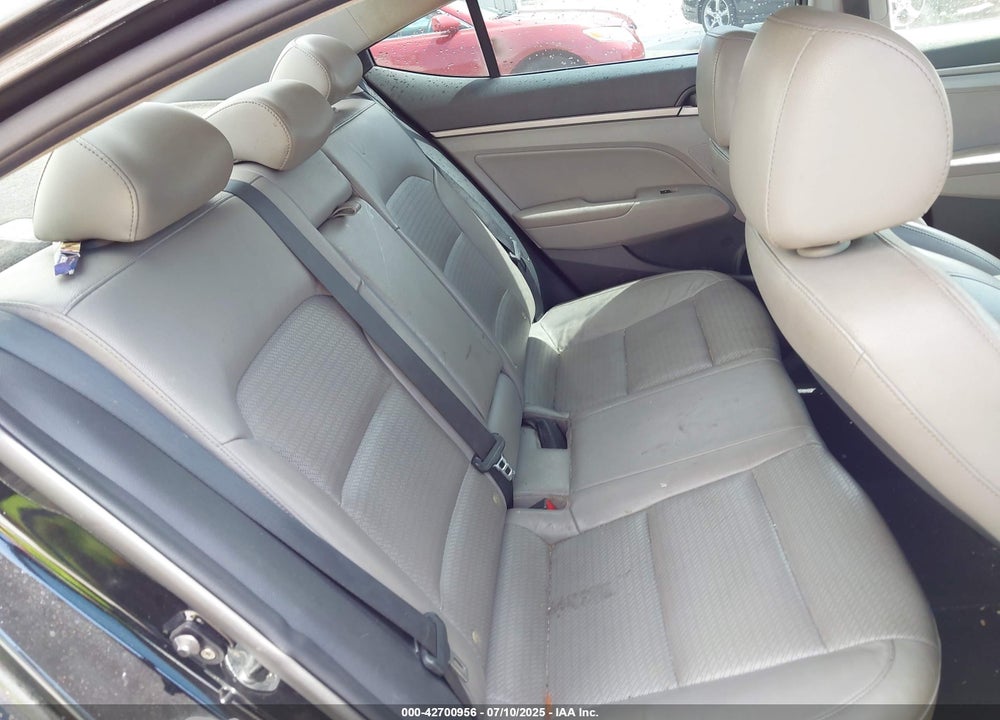 2017 HYUNDAI ELANTRA VIN: KMHD84LF9HU284567