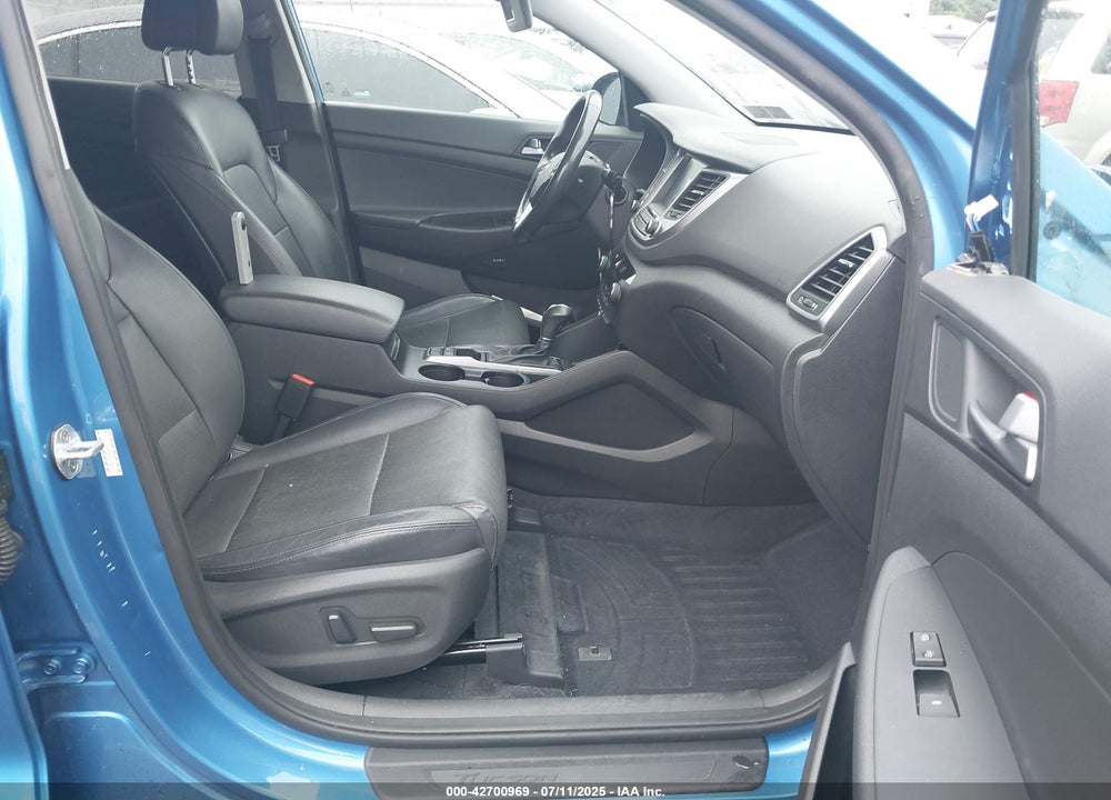 2017 HYUNDAI TUCSON VIN: KM8J3CA43HU438588