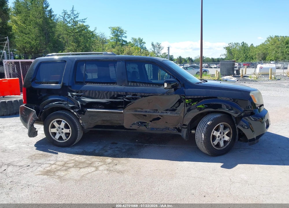 2011 HONDA PILOT TOURING VIN: 5FNYF4H92BB053864