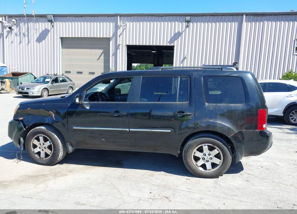 2011 HONDA PILOT TOURING VIN: 5FNYF4H92BB053864