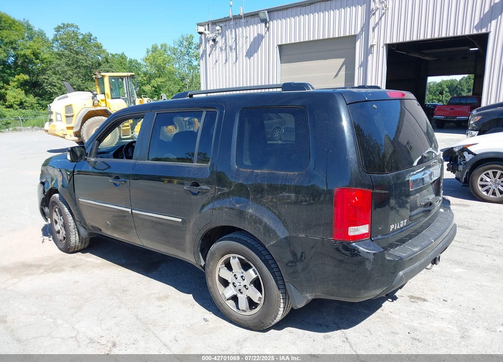 2011 HONDA PILOT TOURING VIN: 5FNYF4H92BB053864