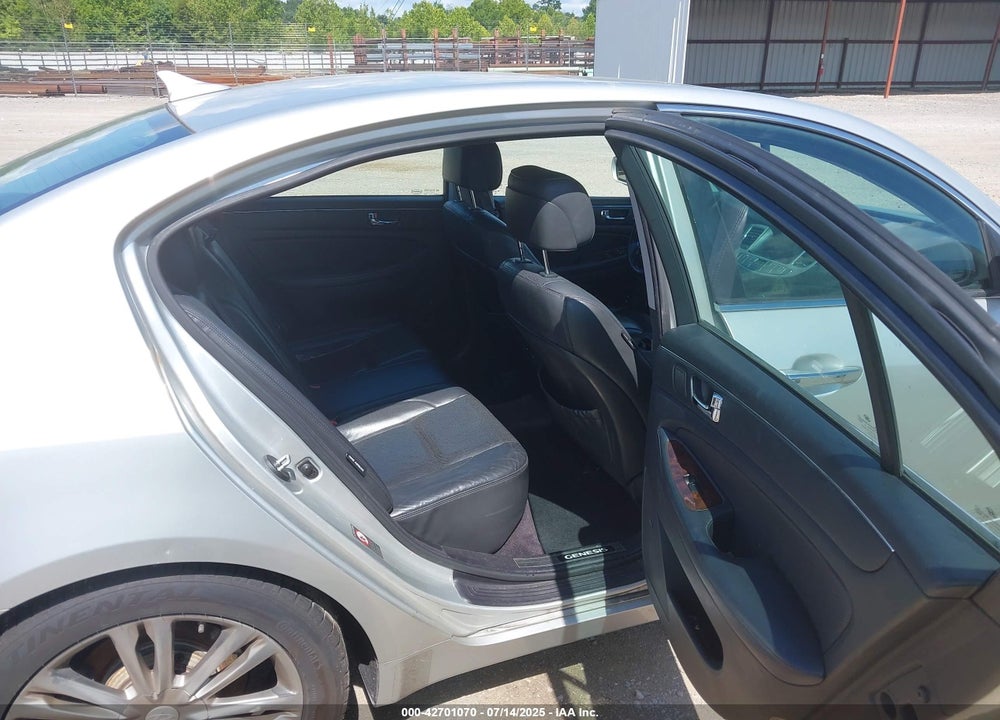 2010 HYUNDAI GENESIS VIN: KMHGC4DF1AU107978
