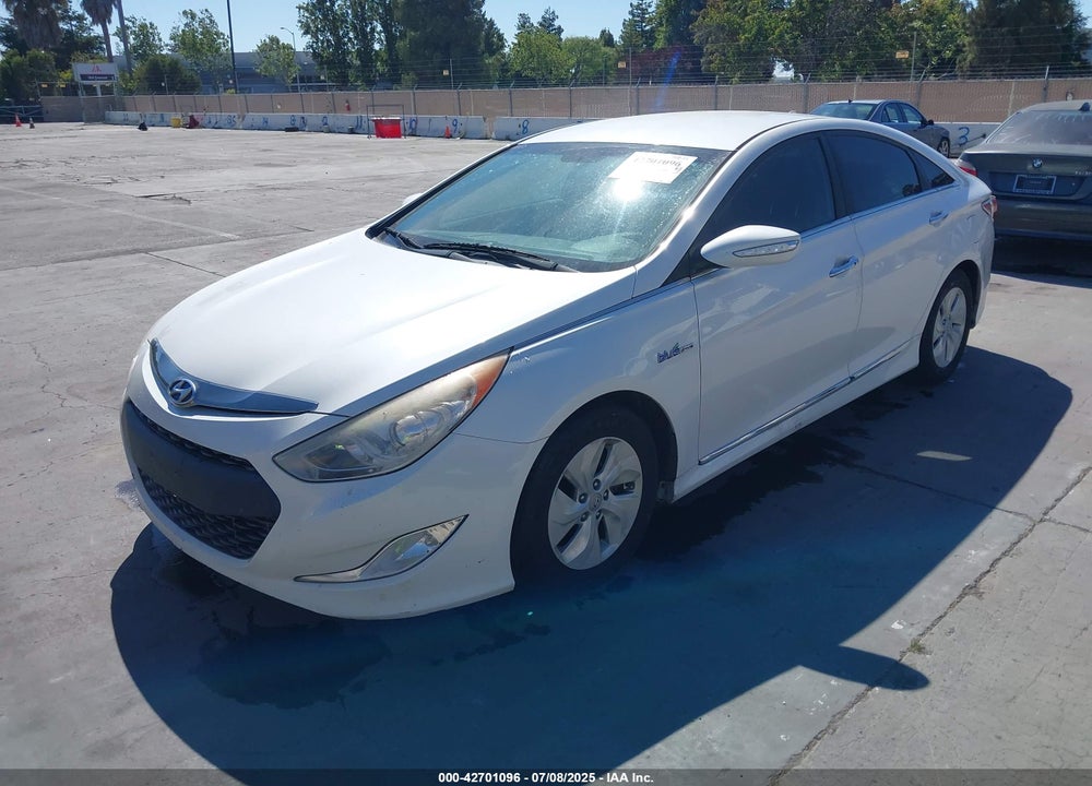 2014 HYUNDAI SONATA HYBRID VIN: KMHEC4A46EA108884