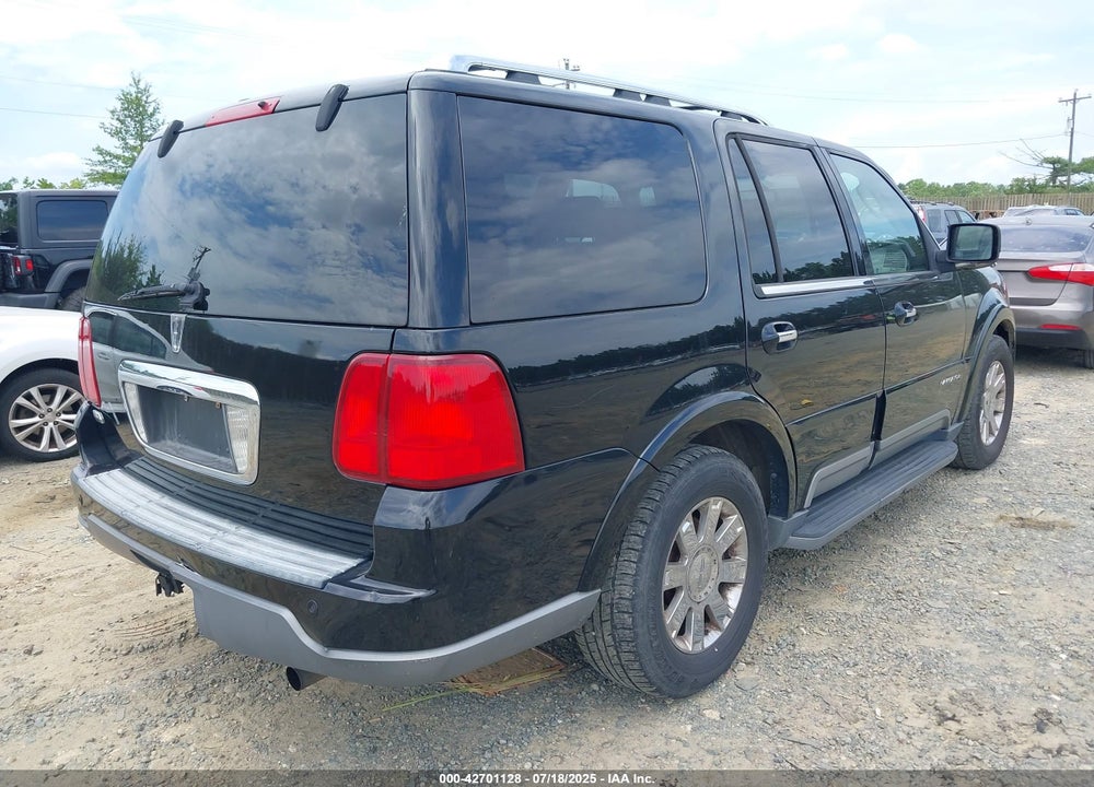 2004 LINCOLN NAVIGATOR VIN: 5LMFU28R04LJ00237