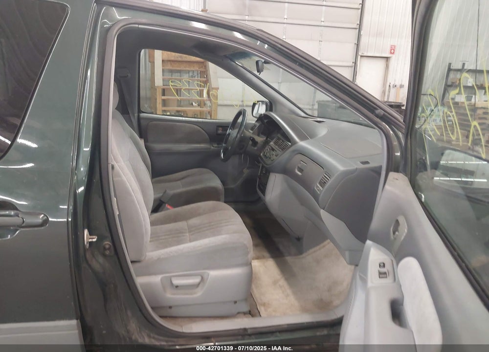 2000 TOYOTA SIENNA LE VIN: 4T3ZF13C0YU249715