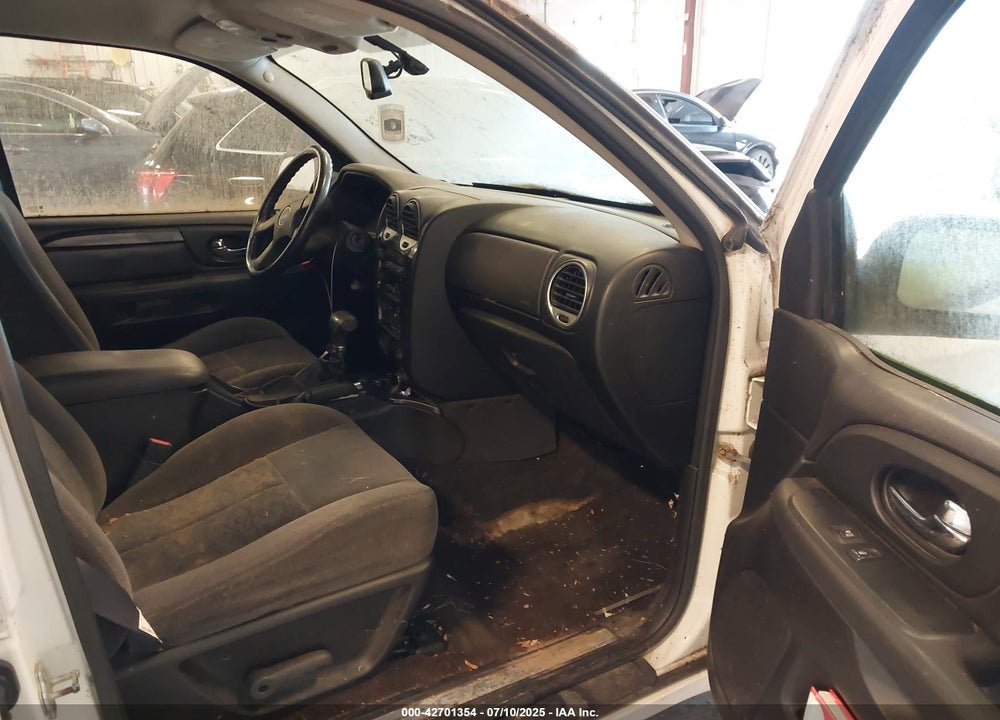 2006 GMC ENVOY XL SLE VIN: 1GKET16S566156136