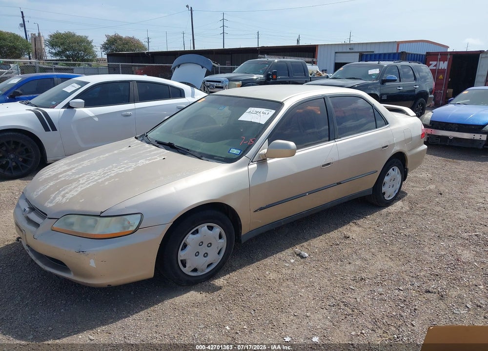 2000 HONDA ACCORD 2.3 LX VIN: JHMCG5645YC005428