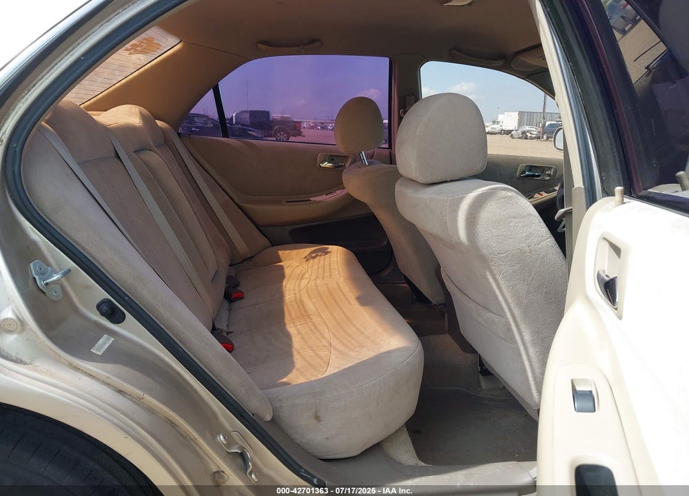 2000 HONDA ACCORD 2.3 LX VIN: JHMCG5645YC005428