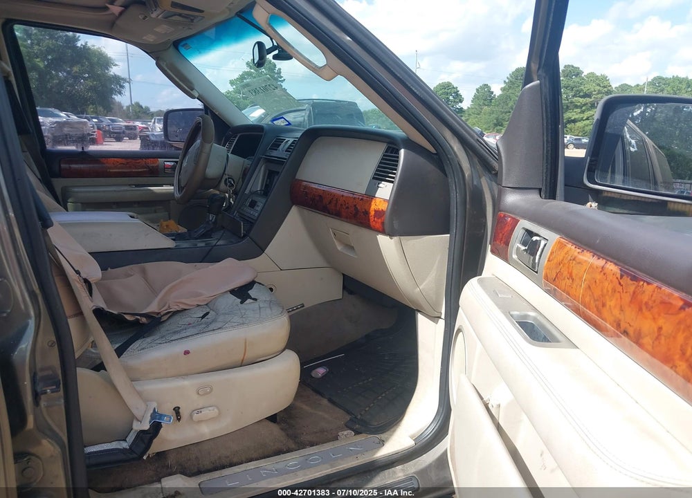 2003 LINCOLN NAVIGATOR VIN: 5LMFU28R93LJ24647