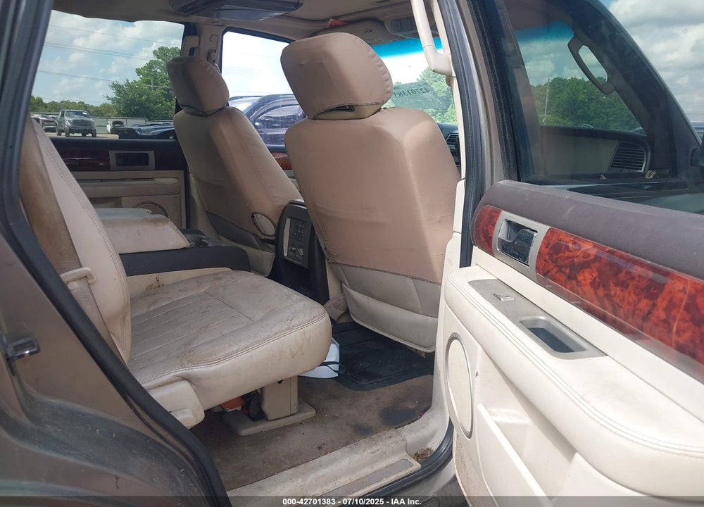 2003 LINCOLN NAVIGATOR VIN: 5LMFU28R93LJ24647