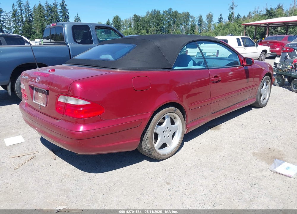 2000 MERCEDES-BENZ CLK 430 VIN: WDBLK70G8YT043197