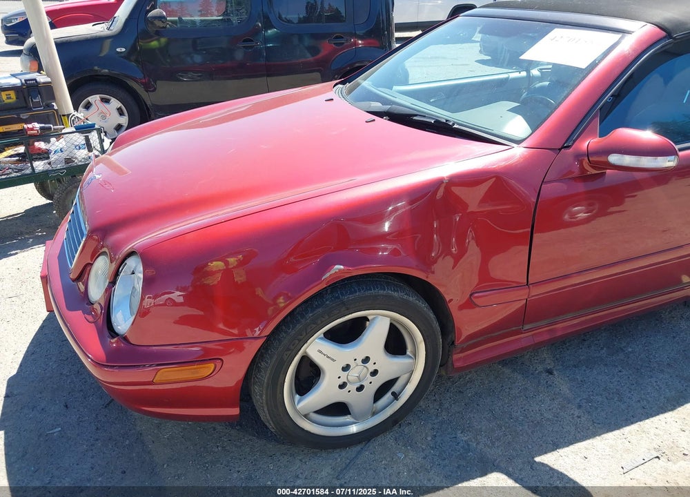 2000 MERCEDES-BENZ CLK 430 VIN: WDBLK70G8YT043197