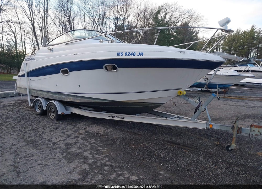 2002 FOUR WINNS 23'10" VIN: GFNCB144F202