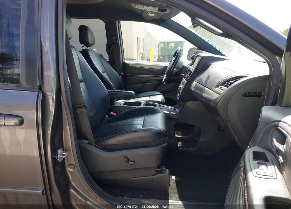 2017 DODGE GRAND CARAVAN VIN: 2C4RDGEG2HR740631