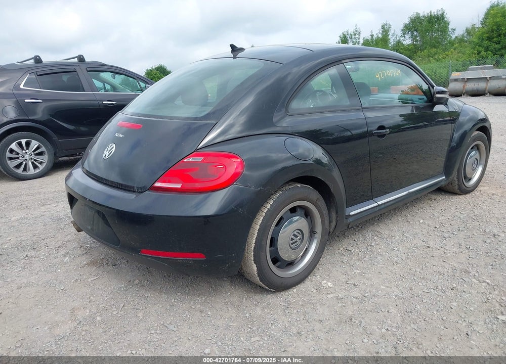 2012 VOLKSWAGEN BEETLE VIN: 3VWJP7AT0CM635283