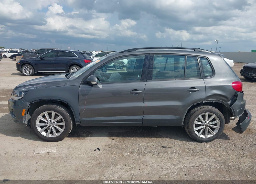 2017 VOLKSWAGEN TIGUAN VIN: WVGAV7AX0HK048653
