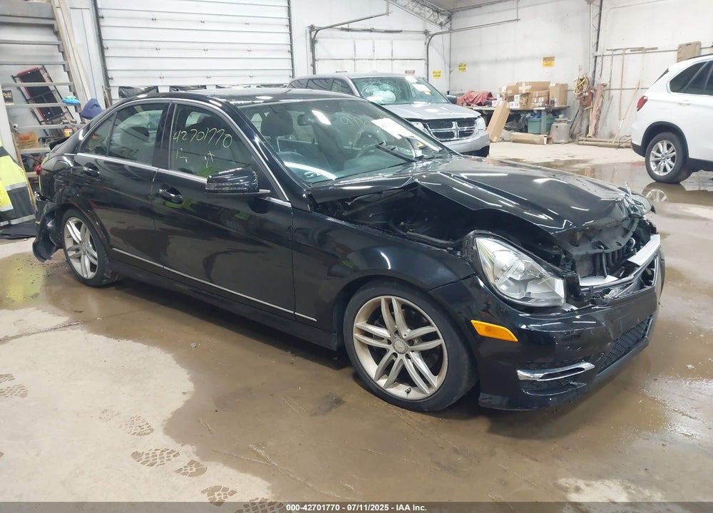 2012 MERCEDES-BENZ C 300 LUXURY 4MATIC/SPORT 4MATIC VIN: WDDGF8BB8CR234631