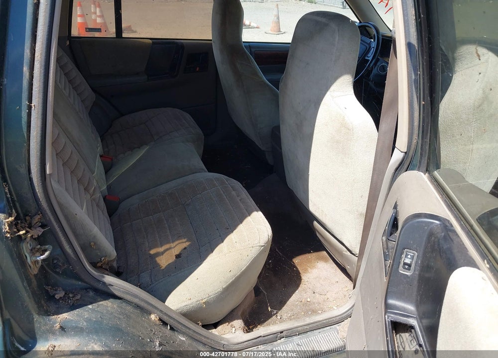 1994 JEEP GRAND CHEROKEE LAREDO VIN: 1J4GZ58S2RC118502