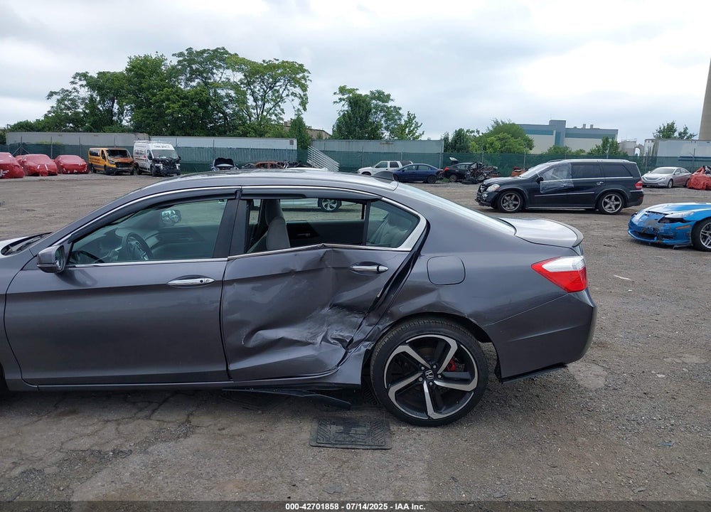 2015 HONDA ACCORD VIN: 1HGCR2F72FA122009