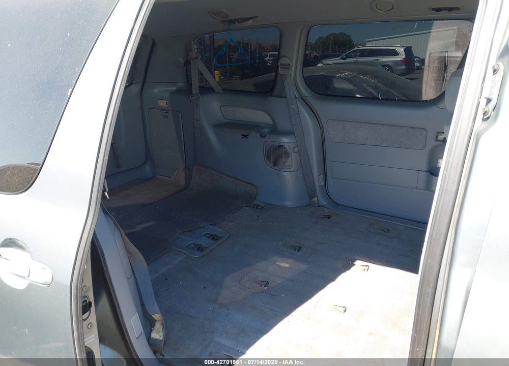 1999 TOYOTA SIENNA LE VIN: 4T3ZF13C8XU109975