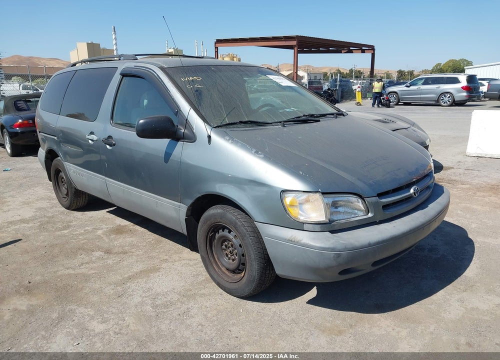 1999 TOYOTA SIENNA LE VIN: 4T3ZF13C8XU109975