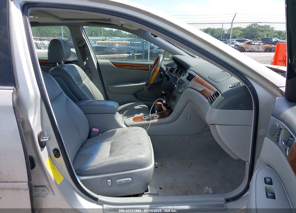 2005 LEXUS ES 330 VIN: JTHBA30G955094943