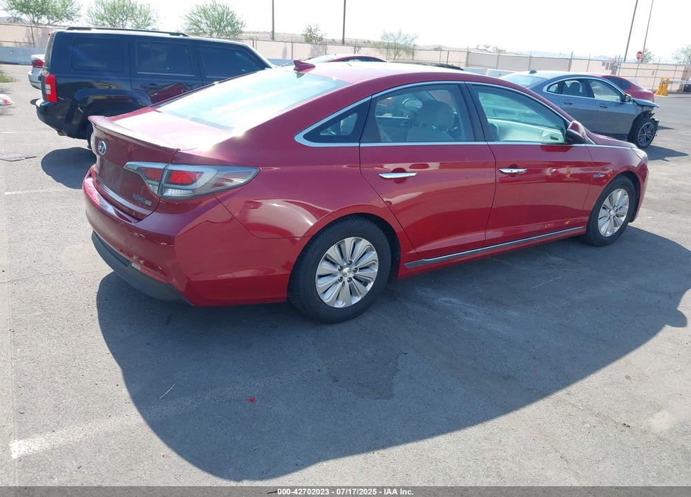 2016 HYUNDAI SONATA HYBRID VIN: KMHE24L19GA016435