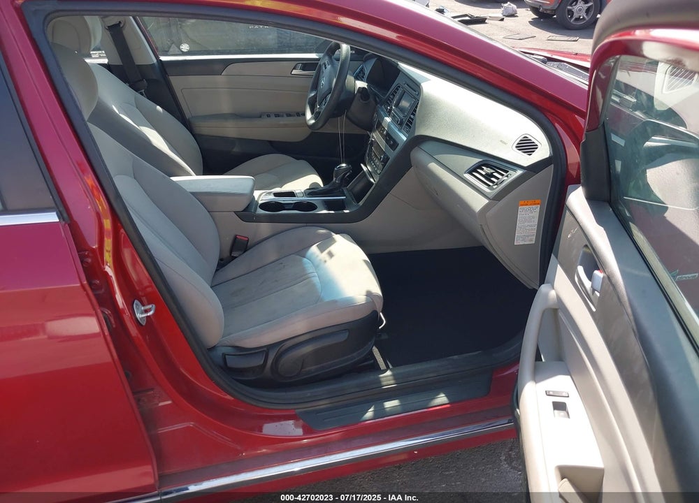 2016 HYUNDAI SONATA HYBRID VIN: KMHE24L19GA016435