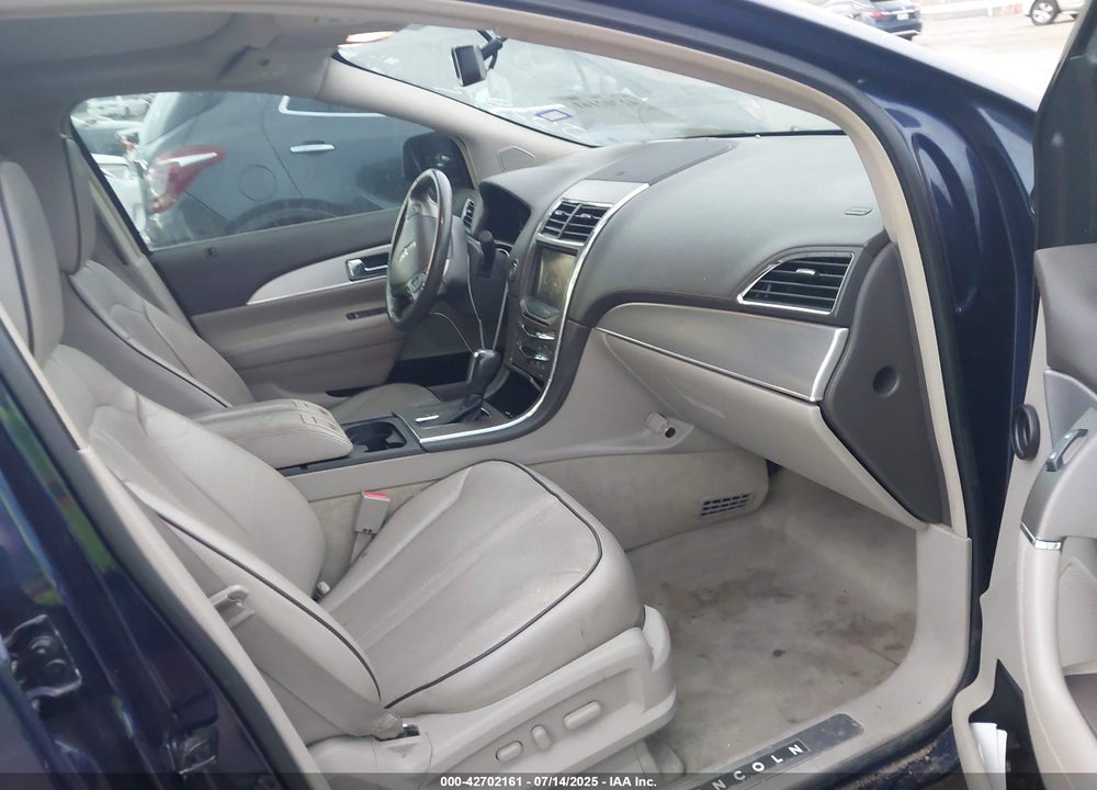 2011 LINCOLN MKX VIN: 2LMDJ6JK0BBJ03812
