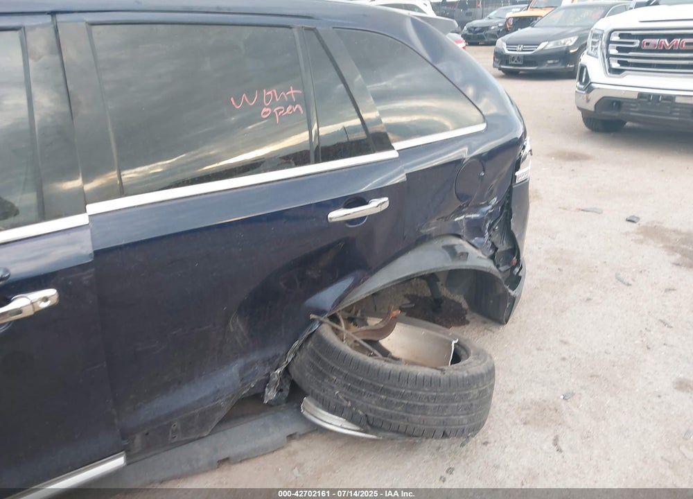 2011 LINCOLN MKX VIN: 2LMDJ6JK0BBJ03812