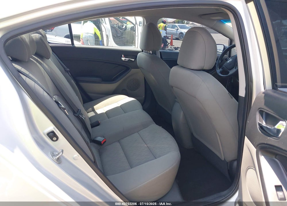2016 KIA FORTE VIN: KNAFK4A60G5500538