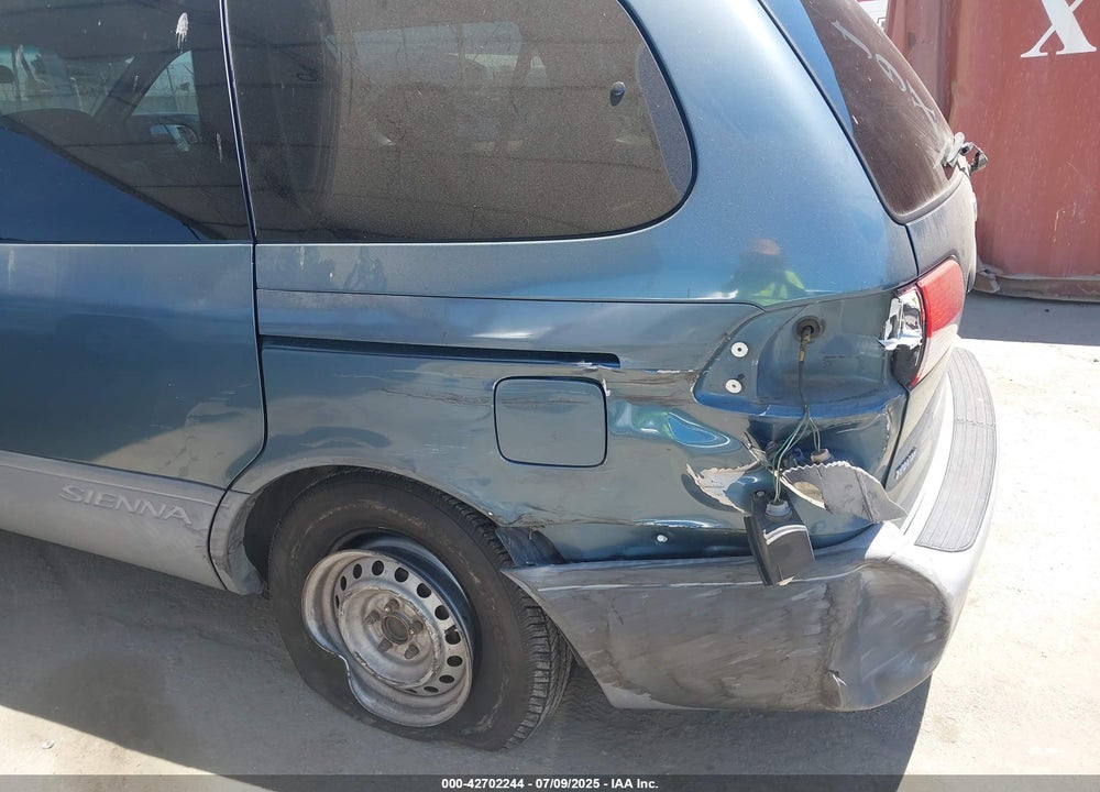 2001 TOYOTA SIENNA VIN: 4T3ZF19C51U381009