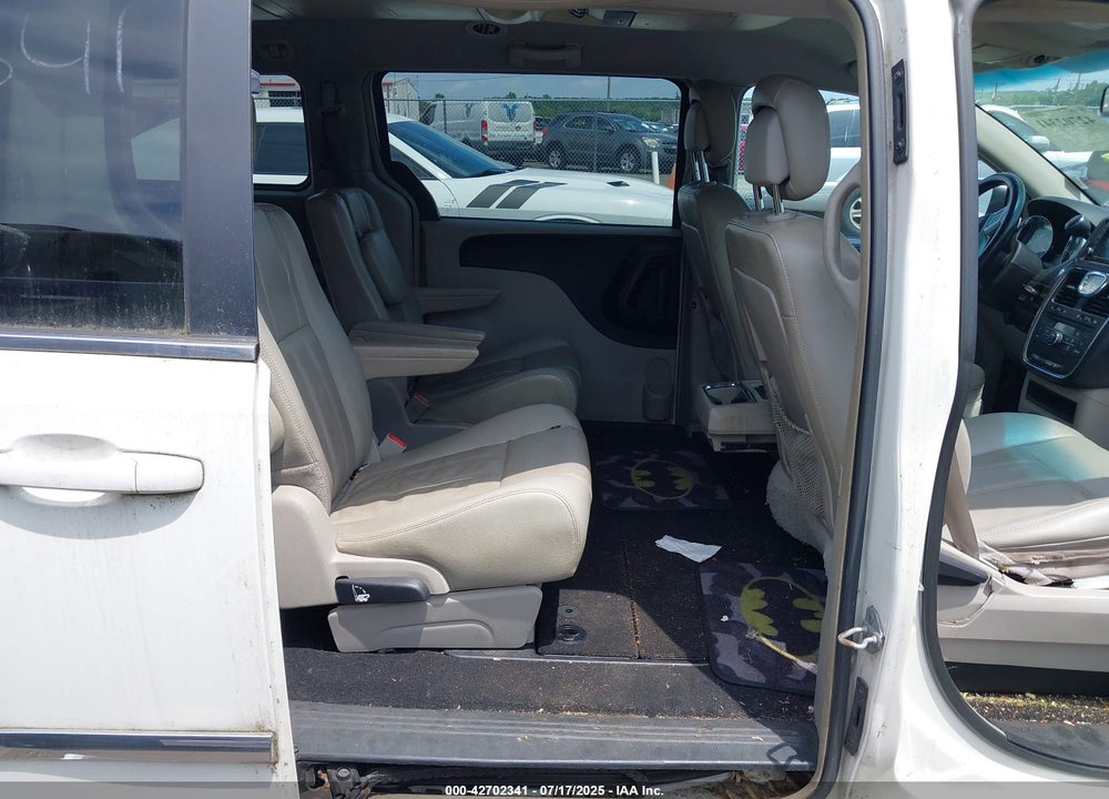 2013 CHRYSLER TOWN & COUNTRY TOURING VIN: 2C4RC1BG9DR576793