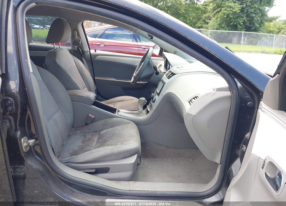 2011 CHEVROLET MALIBU VIN: 1G1ZC5E17BF228891