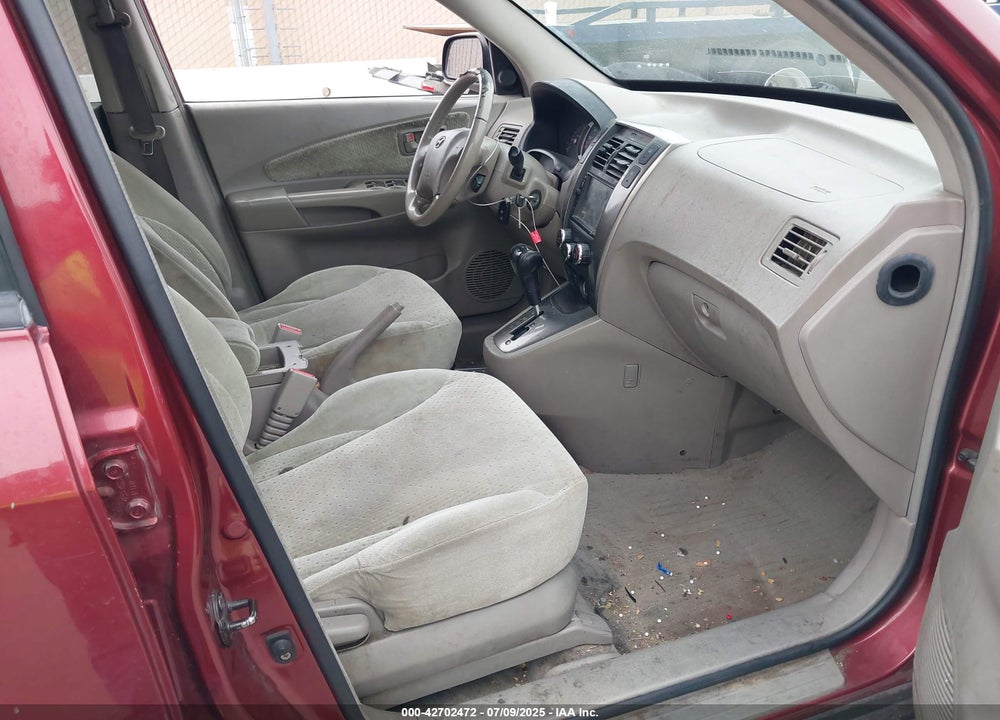 2005 HYUNDAI TUCSON GLS/LX VIN: KM8JN12D95U148445