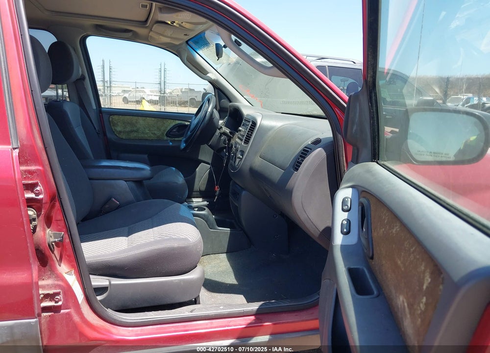 2003 FORD ESCAPE XLT VIN: 1FMCU93173KC27250
