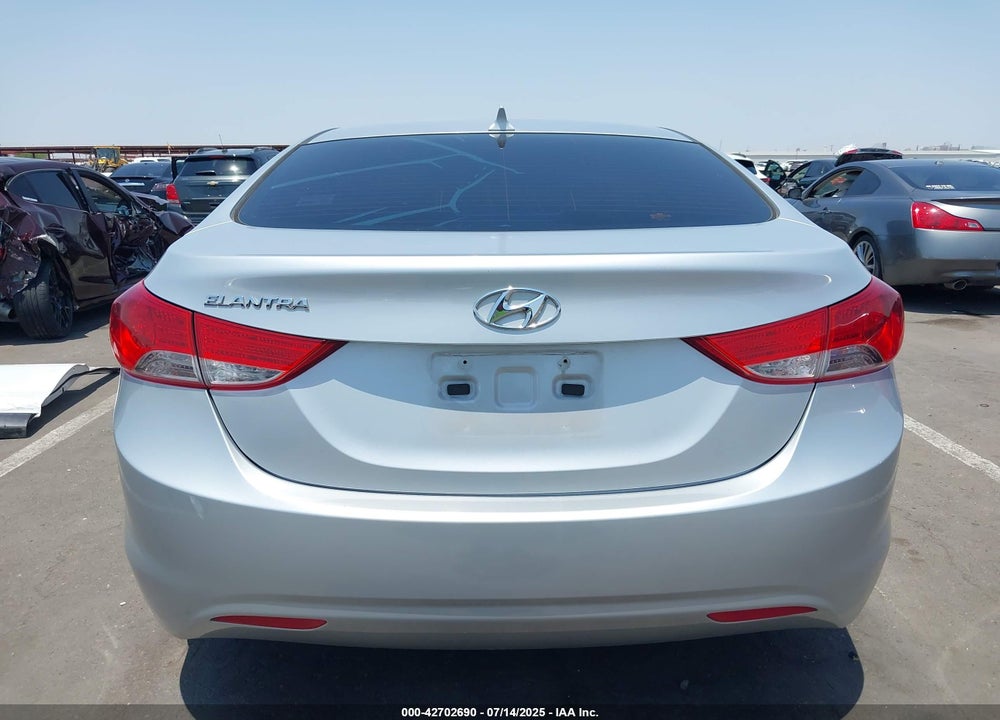 2012 HYUNDAI ELANTRA VIN: 5NPDH4AE8CH068324