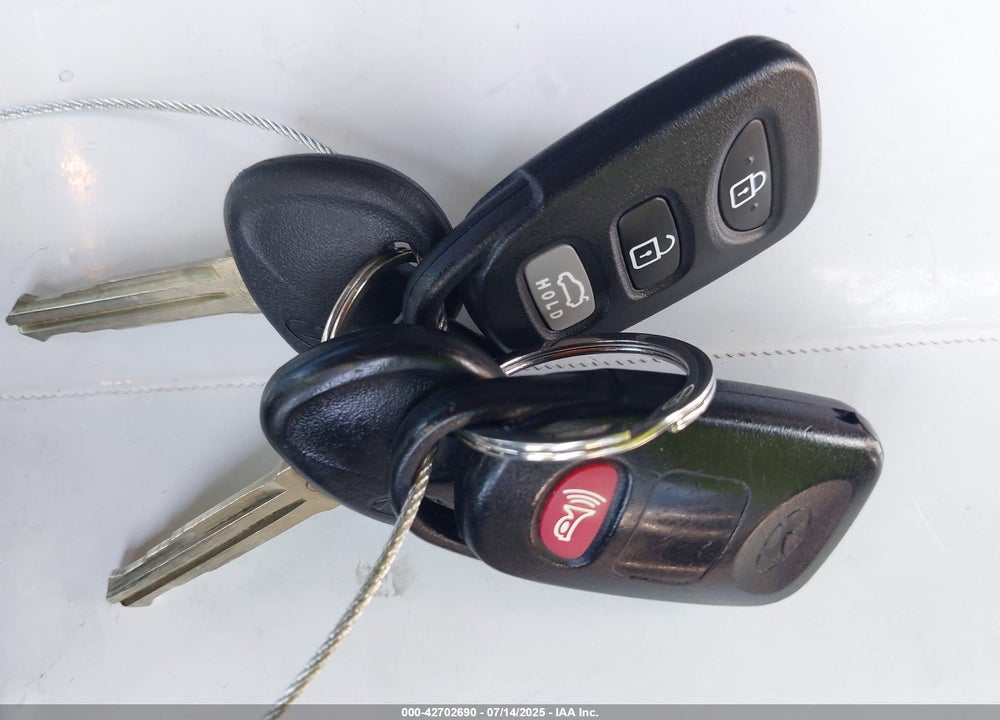 2012 HYUNDAI ELANTRA VIN: 5NPDH4AE8CH068324