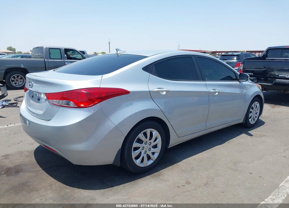 2012 HYUNDAI ELANTRA VIN: 5NPDH4AE8CH068324