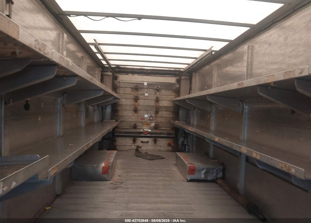 2001 FREIGHTLINER CHASSIS M LINE WALK-IN VAN VIN: 4UZAARBW71CH52560
