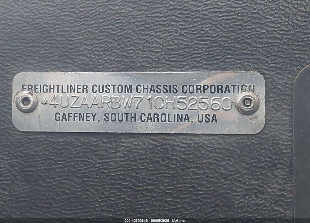 2001 FREIGHTLINER CHASSIS M LINE WALK-IN VAN VIN: 4UZAARBW71CH52560