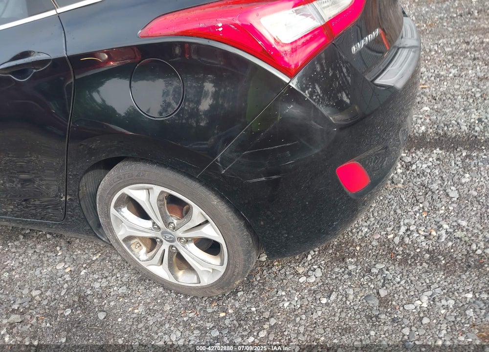 2014 HYUNDAI ELANTRA GT VIN: KMHD35LH1EU177482