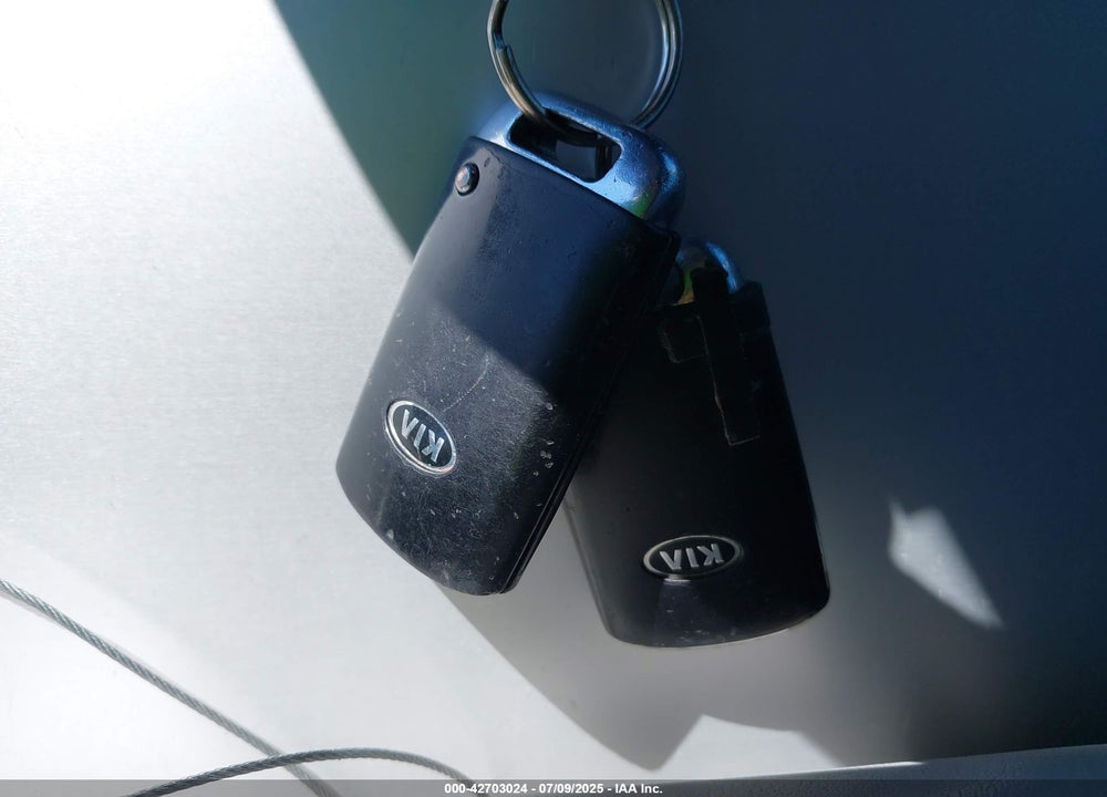 2014 KIA CADENZA VIN: KNALN4D72E5157257