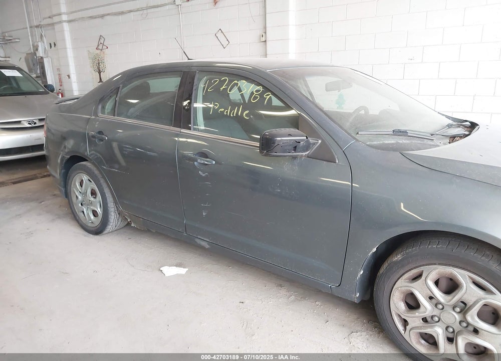 2011 FORD FUSION VIN: 3FAHP0HA8BR184608