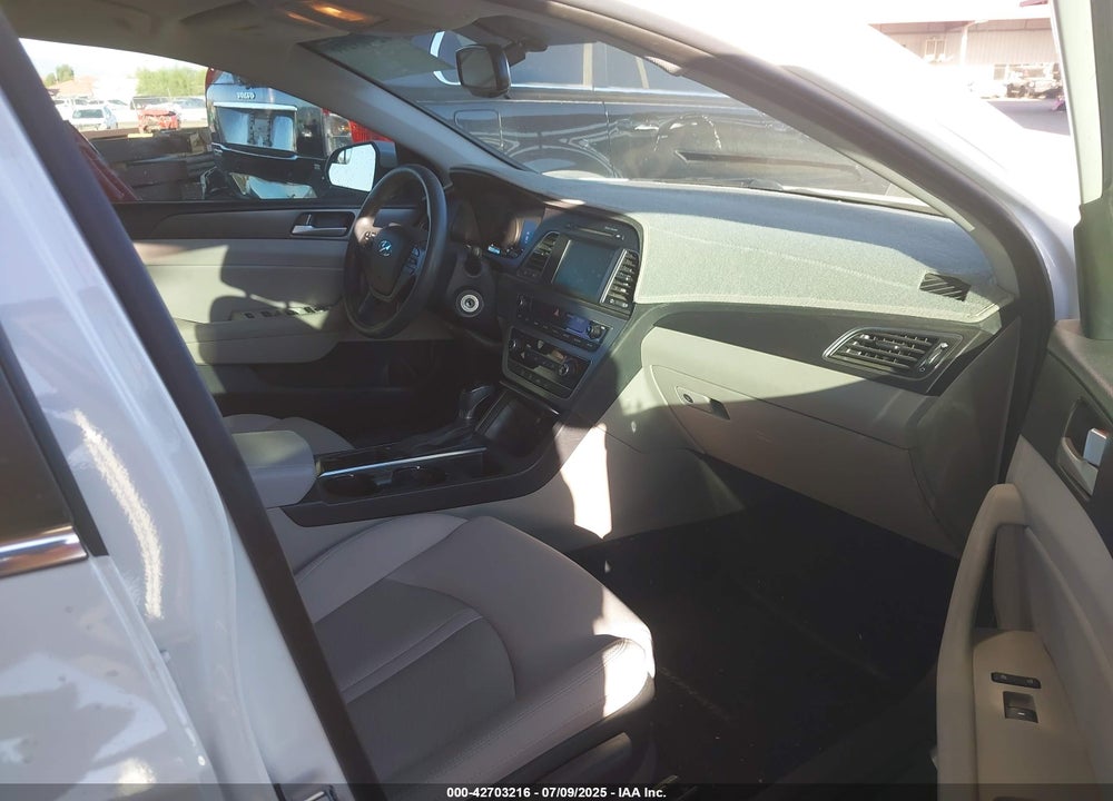 2017 HYUNDAI SONATA VIN: 5NPE34AF9HH479928