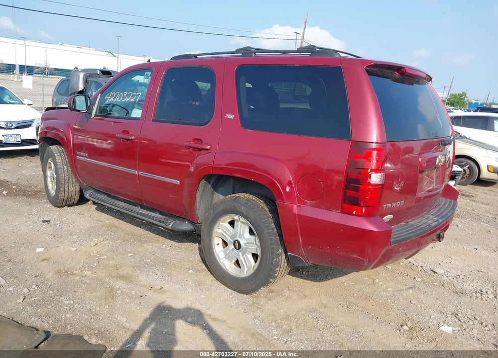 2011 CHEVROLET TAHOE VIN: 1GNSKBE02BR310230