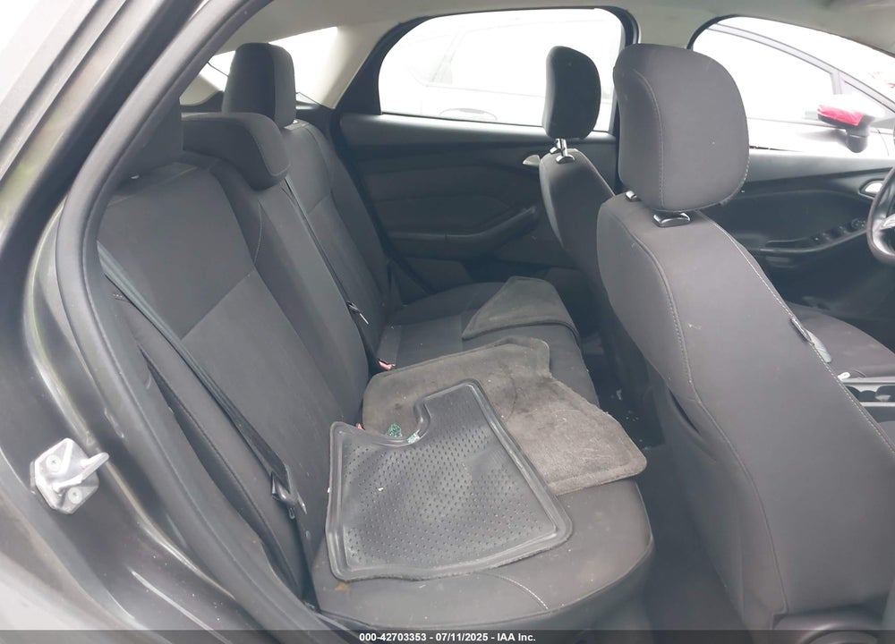 2015 FORD FOCUS VIN: 1FADP3K26FL342515