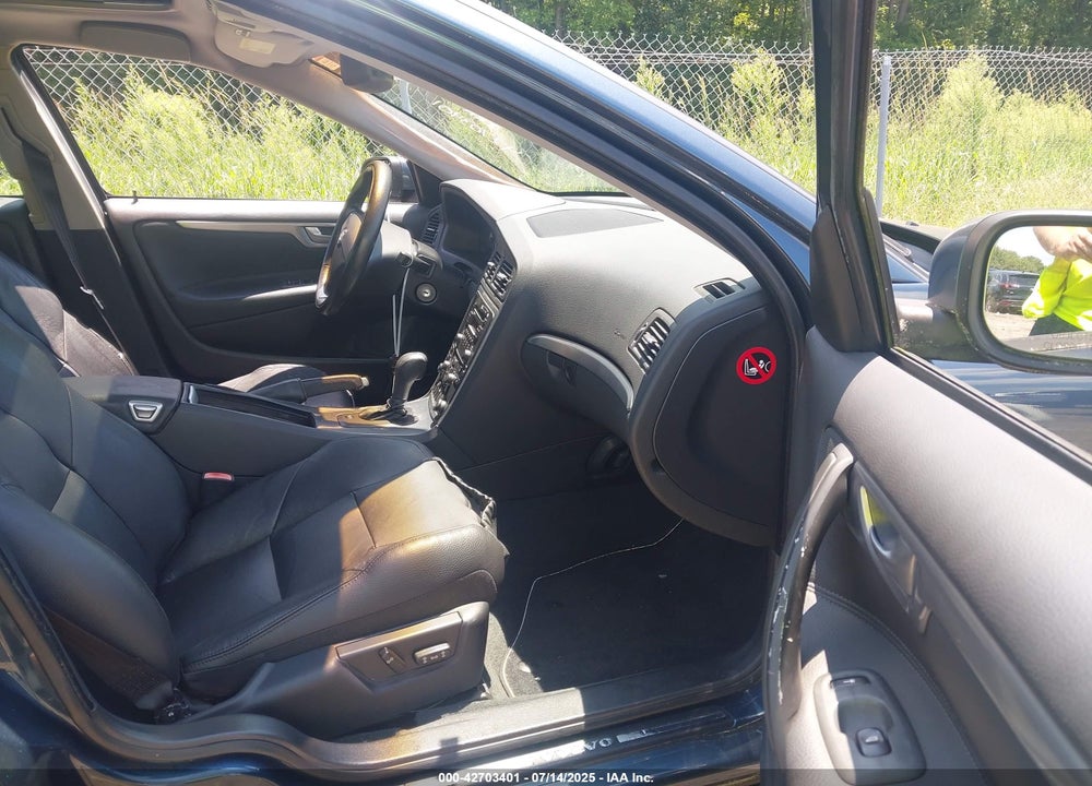 2008 VOLVO S60 VIN: YV1RS547082701895