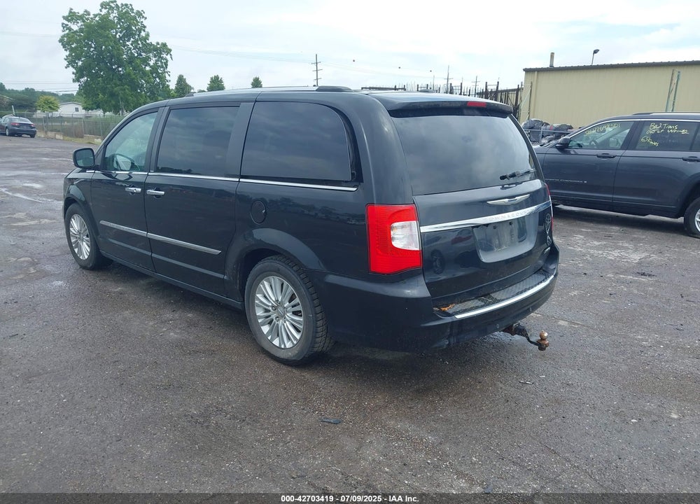 2014 CHRYSLER TOWN & COUNTRY VIN: 2C4RC1GG0ER338857