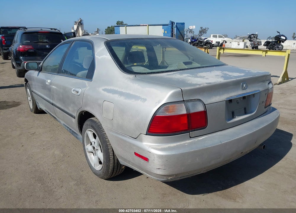 1996 HONDA ACCORD LX/EX VIN: 1HGCD5634TA005606